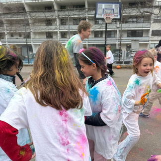 children celebrating Holi 