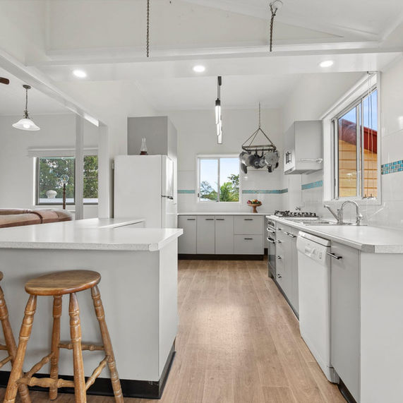 Link to property listing on realestate.com.au by Desley Aylward