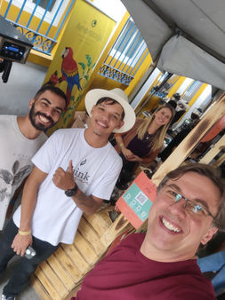 Mauricio Braga e os queridos ajudantes do Festival Santos Café 2023.
