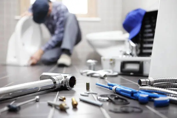 Arreglando cabinas de baño