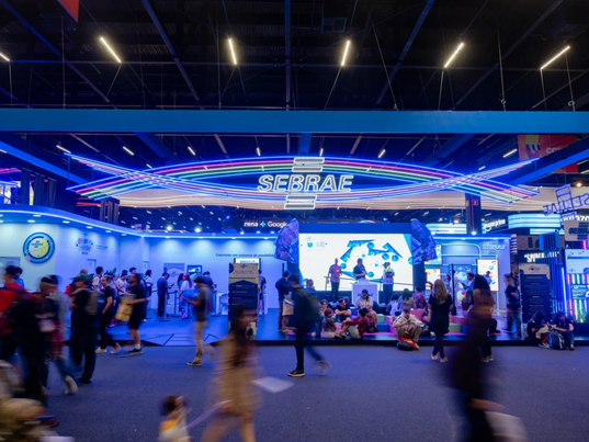 Monumenta cria estreia de sucesso do Sebrae na CCXP 2025 focada em empreendedorismo geek