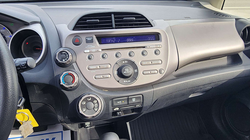 Thumbnail: 2013 Honda Fit DX