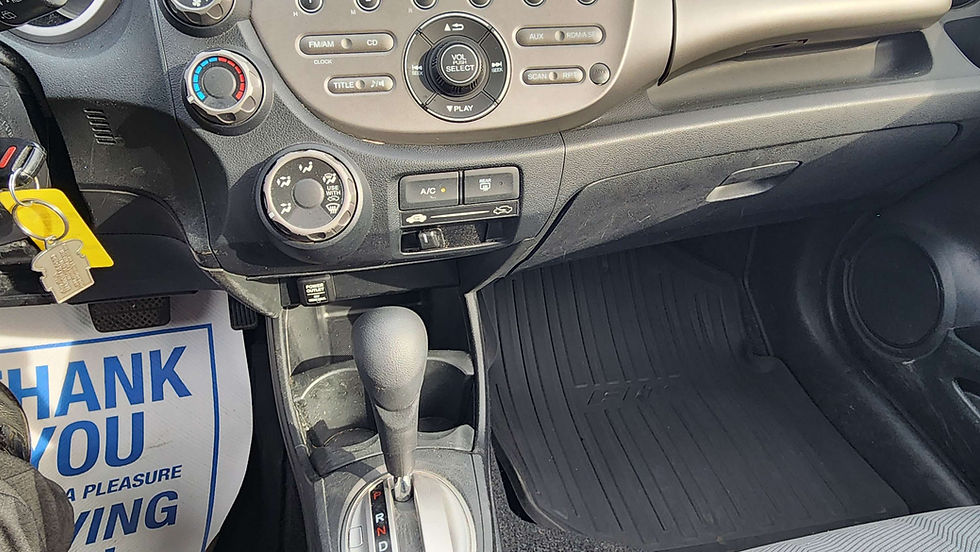 Thumbnail: 2013 Honda Fit DX