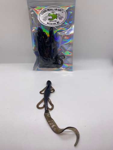 6” Lizard in black with blue flake