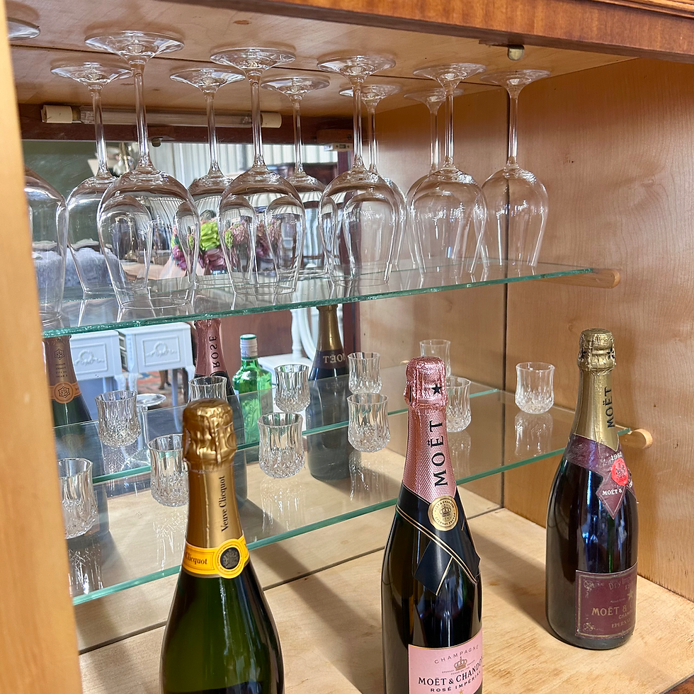 Thumbnail: Tall Drinks Cabinet Working Key 