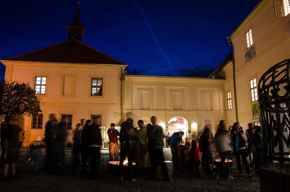 Oslava keltského svátku Samhain na zámku Nižbor. Foto: Lucie Velechovská.