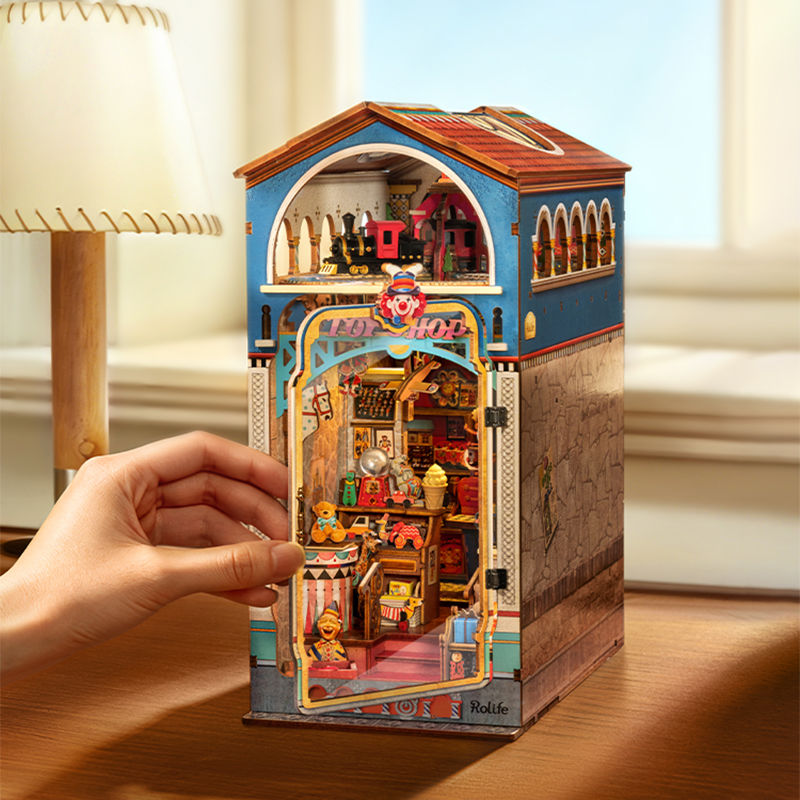 サムネイル： TGB23 Treasure Toy Shop