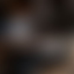 Fotógrafo ultimando los detalles para participar en un concurso de fotografía