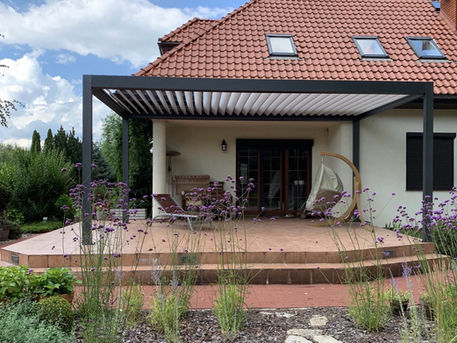 Exploring the Benefits of Louvered Pergolas for Enhanced Outdoor Living