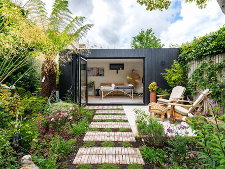 The Benefits of an Outdoor Room or Summerhouse