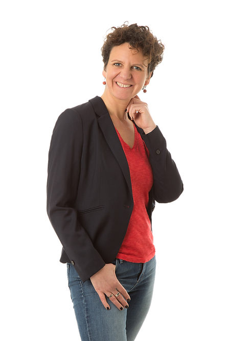 oie_transparent (2).png