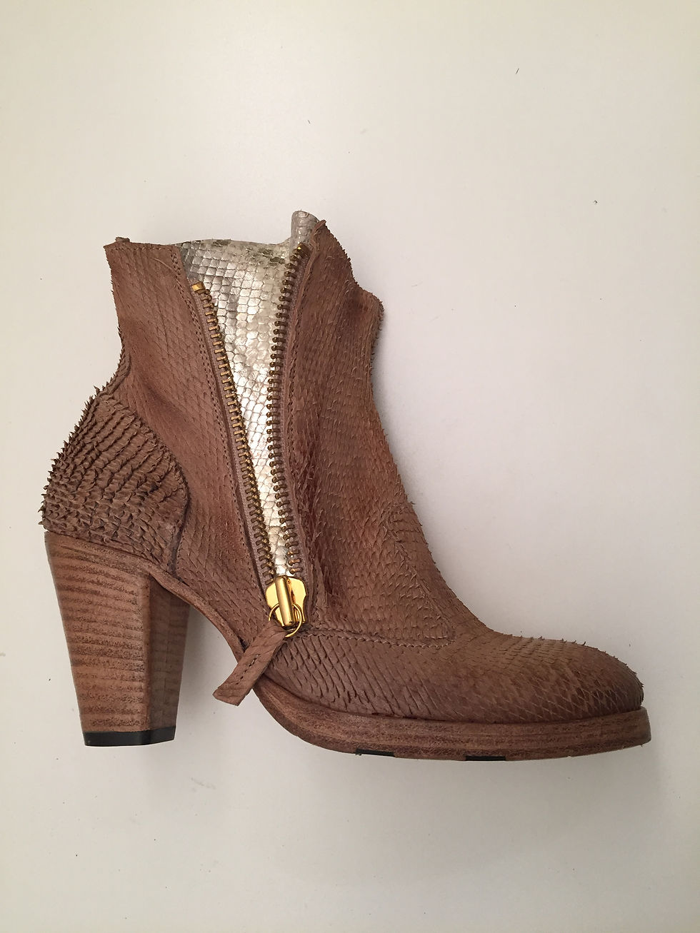 Thumbnail: Corvari  766 Light Brown/Gold zipper Lining-AGC