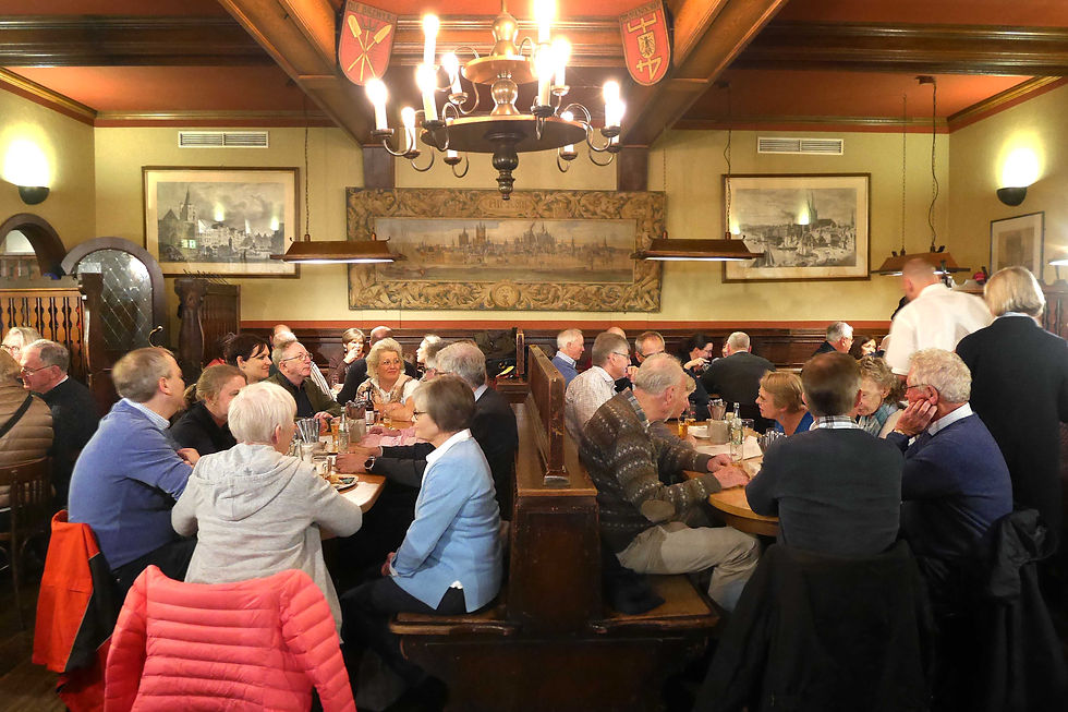 2019-05-11 Lunch Fruh am Dom2