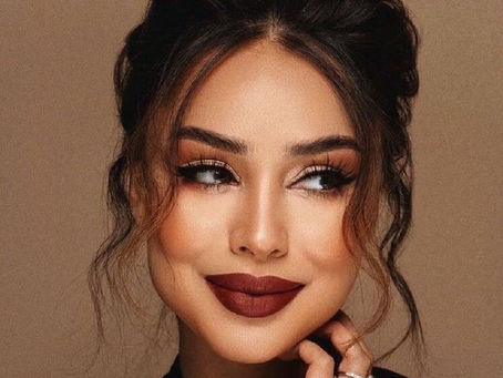 Truques Rápidos para Transformar uma Maquiagem do Dia para Noite