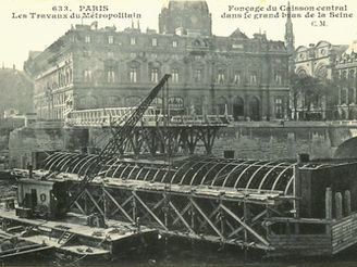 Metro 4 sous la Seine