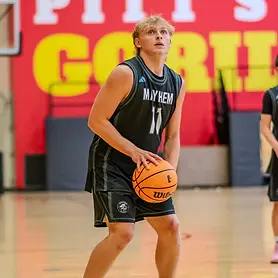 Texas Mayhem Premier player preparing to shoot during a Pittsburg State college team camp