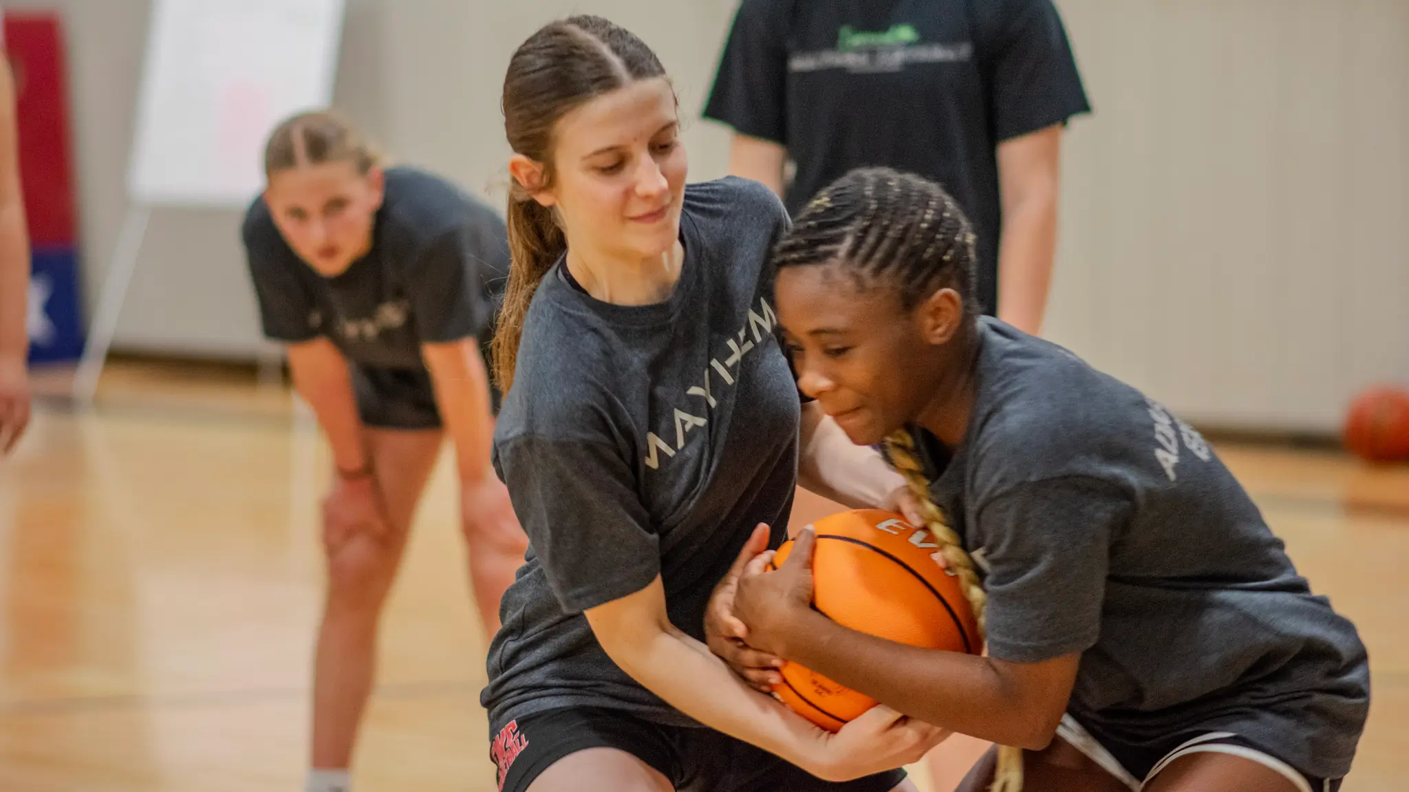 Texas Mayhem players working on fall basketball training skills