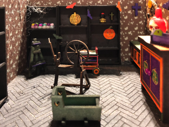 Thumbnail: 1/48th kit, baby cot, quarter scale