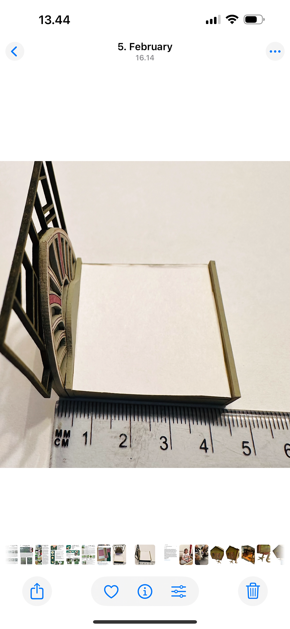 Thumbnail: 1/48th kit, art deco peacock bed with small panel, quarter scale