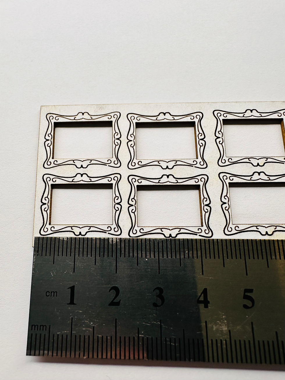 Thumbnail: 1/48th kit, 8 ornate decorated picture frames, quarter scale
