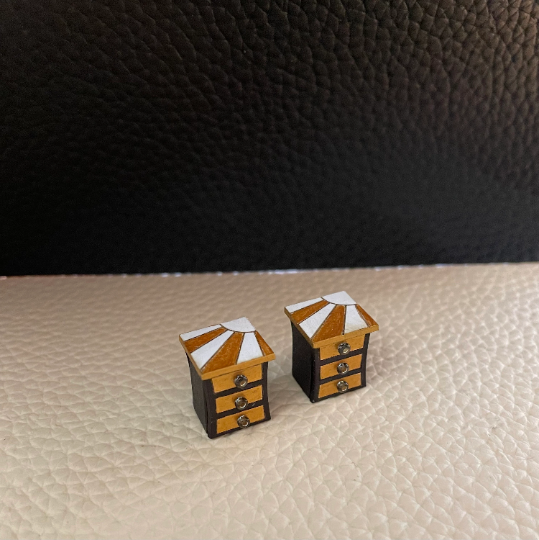 Thumbnail: 1/48th kit, Art Deco bedside cabinets, quarter scale