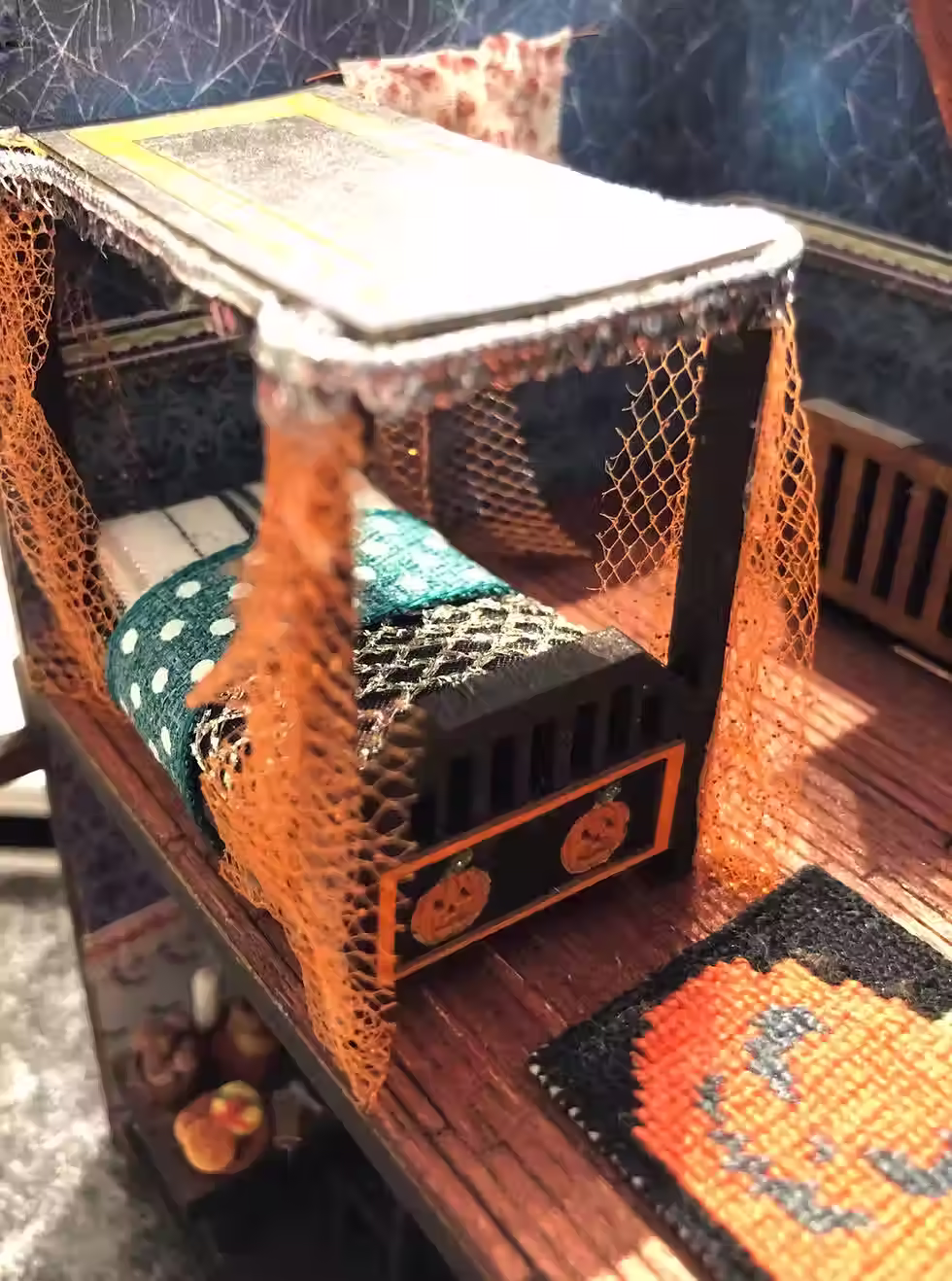 Thumbnail: 1/48th kit, Halloween 4 poster bed, quarter scale