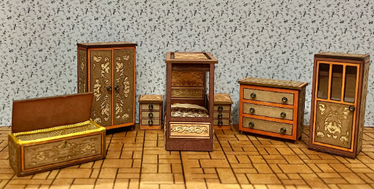Thumbnail: 1/48th kit, decorative chest travel trunk, quarter scale