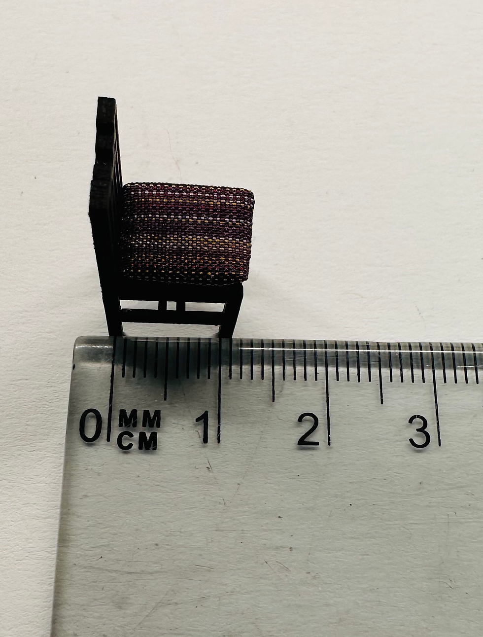 Thumbnail: 1/48th kit, Art Deco oval grid table and chairs, quarter scale