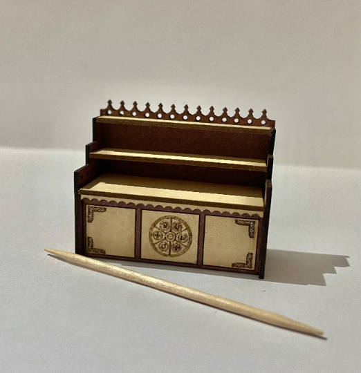 Thumbnail: 1/48th kit, Merlin’s dresser, quarter scale