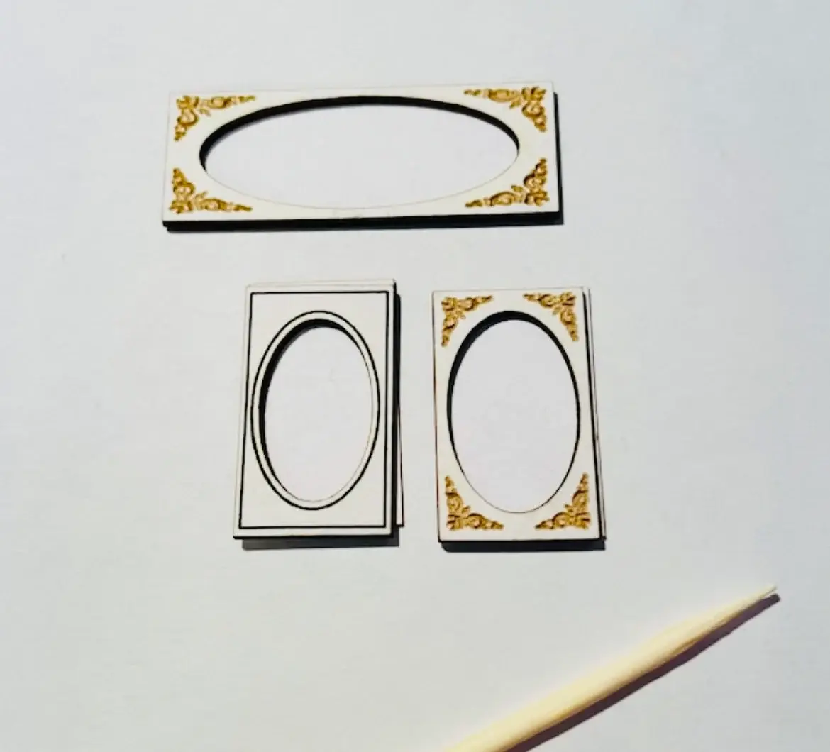 1/48th kit, decorative picture frames, 6 in a pack, oval center