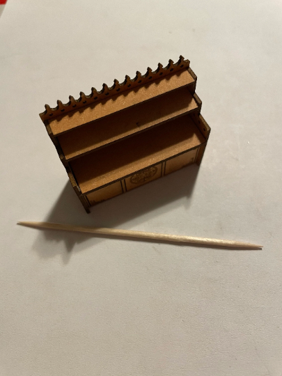 Thumbnail: 1/48th kit, Merlin’s dresser, quarter scale