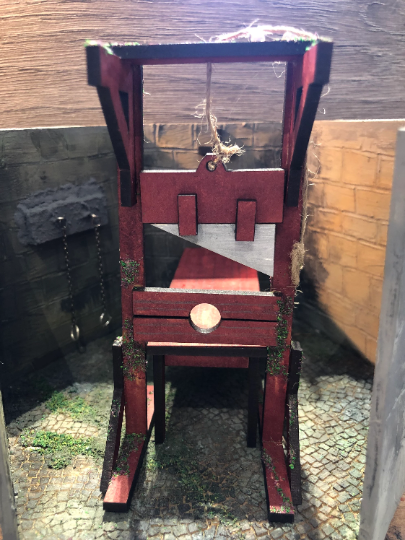 Thumbnail: 1/24th kit guillotine (half scale)