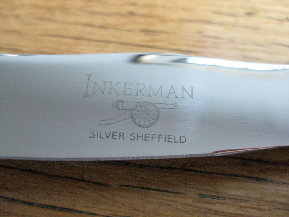 Thumbnail: Verzilverd mesje, strak, Art Deco, Harley, kaas, paté, voorgerecht