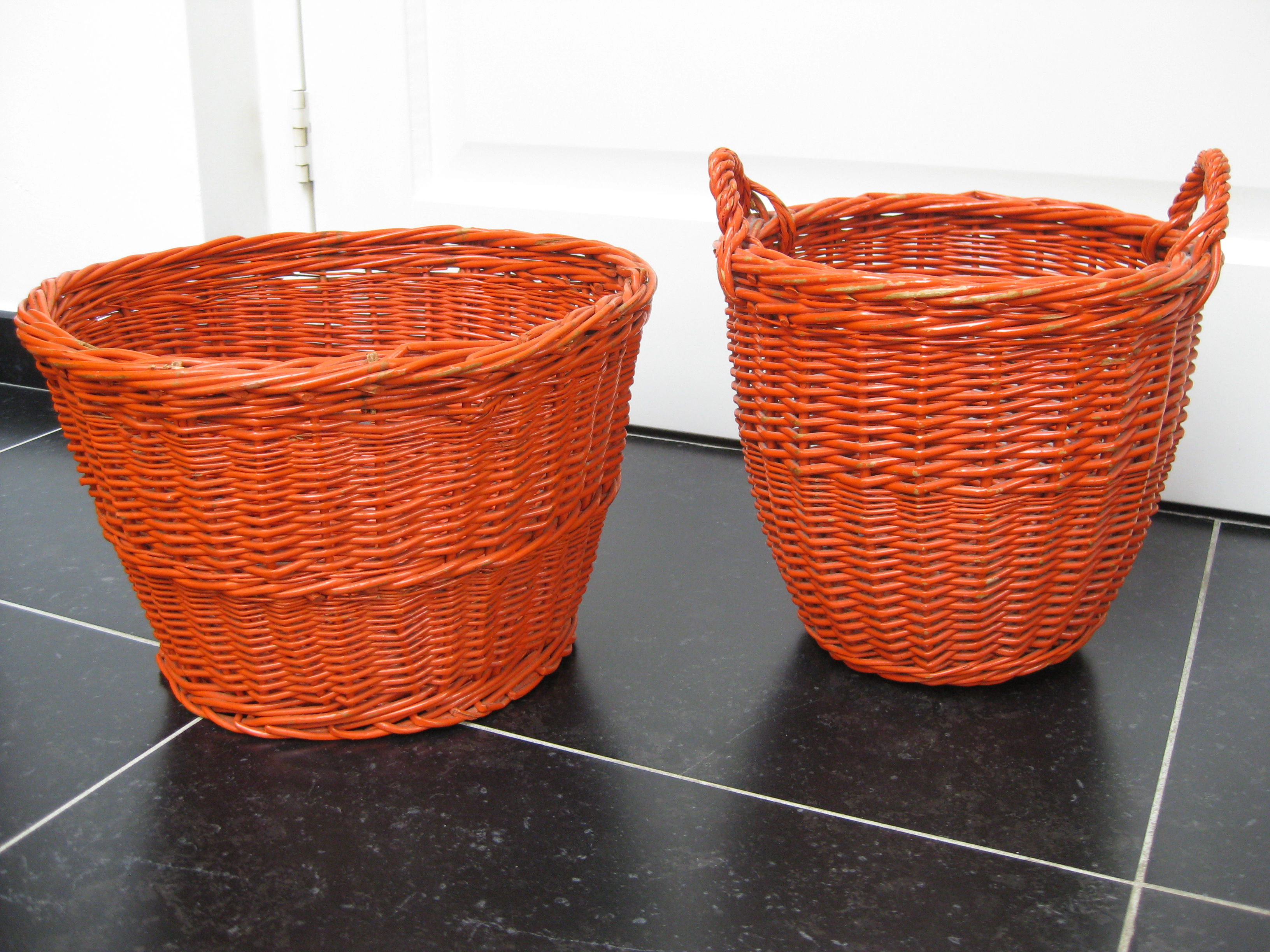 Vintage oranje rieten manden, jaren '70