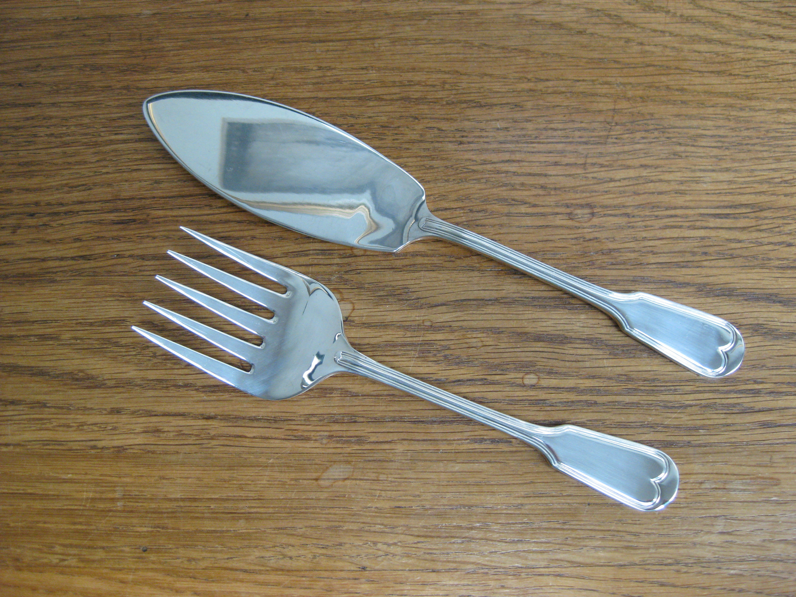 Verzilverd diencouvert, serveerbestek, hartenfilet