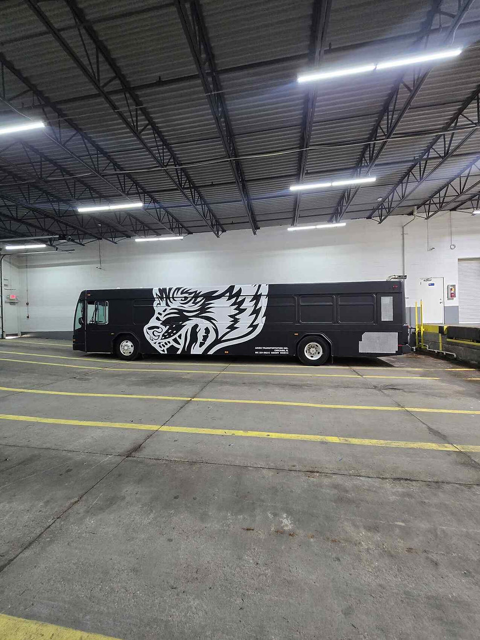 Out-market your competition on every road with commercial vehicle wraps in Bensenville, IL. Clean design, cast vinyl longevity, and rapid turnaround on all fleets.