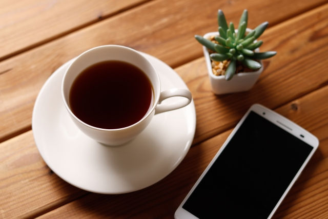 コーヒーとスマホ