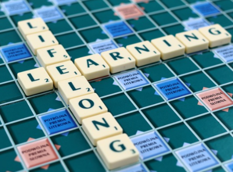 tabuleiro com a palavra lifelong learning