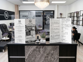 Menus_displayed_on_counter_2K_20260923203823