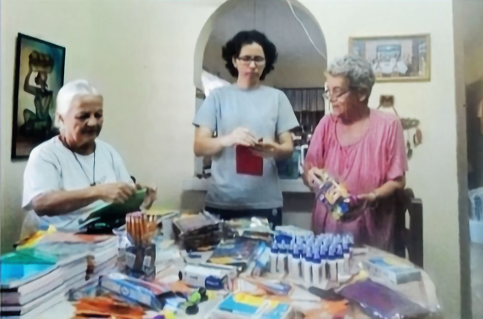 utiles escolares para niños en Cuba