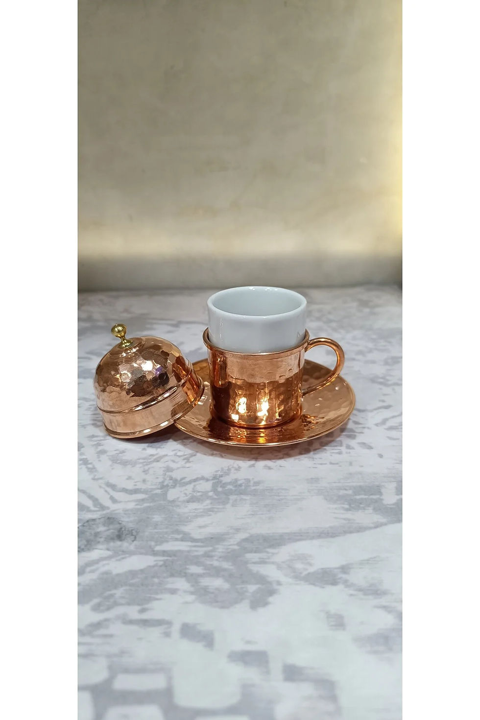 Küçük resim: Gaziantep Dövme Bakır Kapaklı Kahve Fincanı - 1 Adet