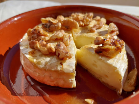 Baked Brie With Honey And Walnuts