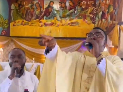 Catholic Priest apologizes for leading congregation in singing secular song during church service