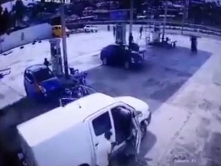 Police Officer shot dead in a bullion van robbery at Ablekuma Fanmilk (VIDEO)