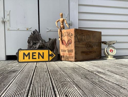 Vintage Men Directional Sign | The Vintage Room