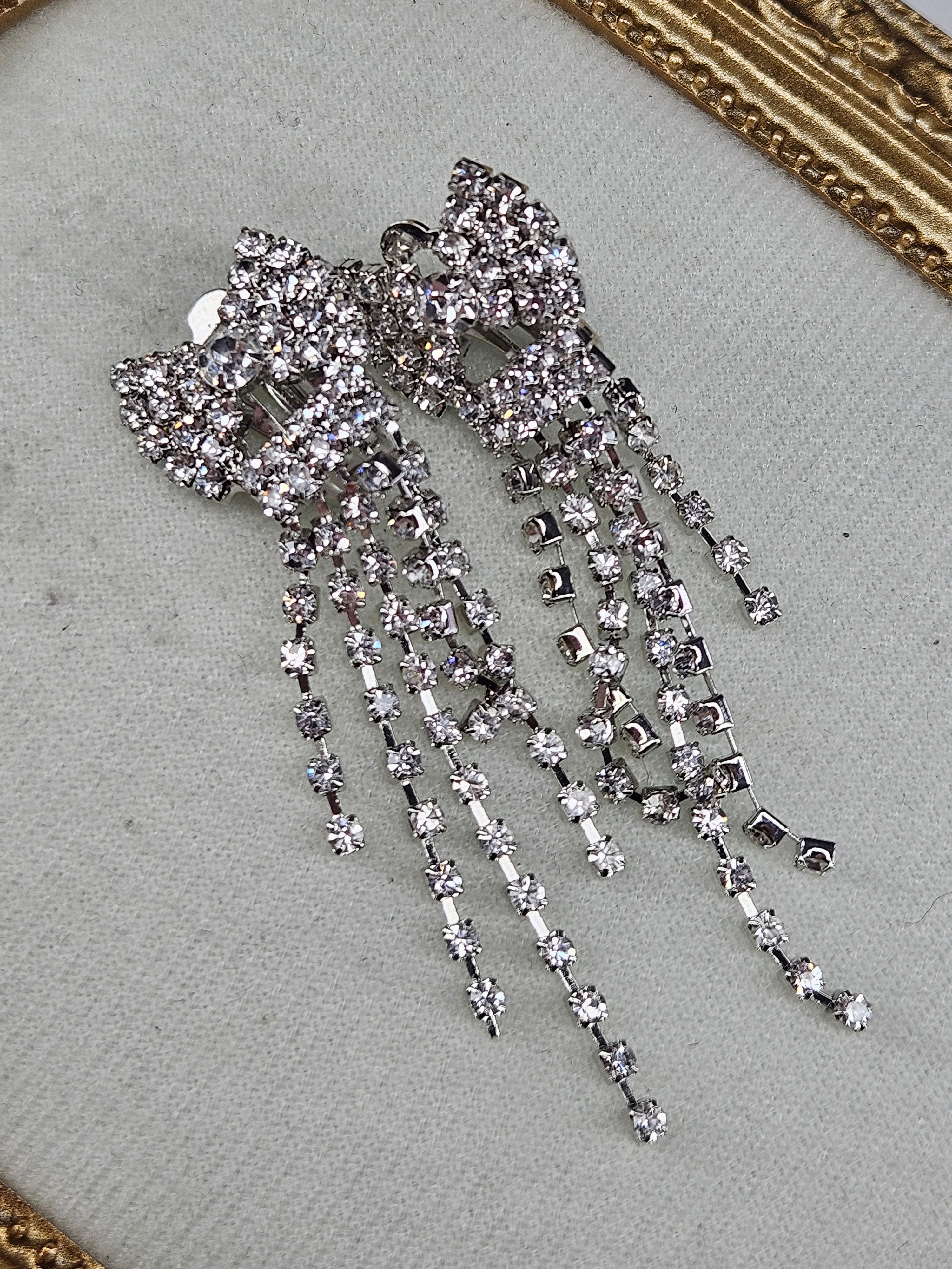 BOUCLES  D'OREILLES  À  PINCES 