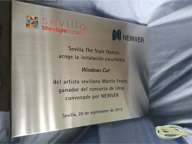 grabado de placas inauguración