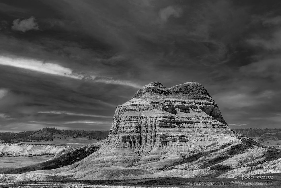 A black and white version of Sugar Loaf Butte