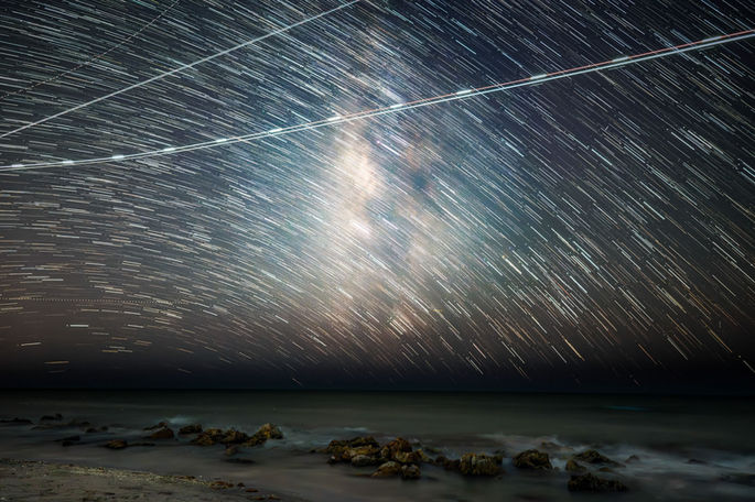Slipping into the Infinite Horizon_1025234