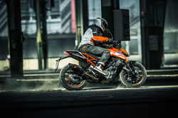 152642_ KTM 125 DUKE MY 2017 (1)